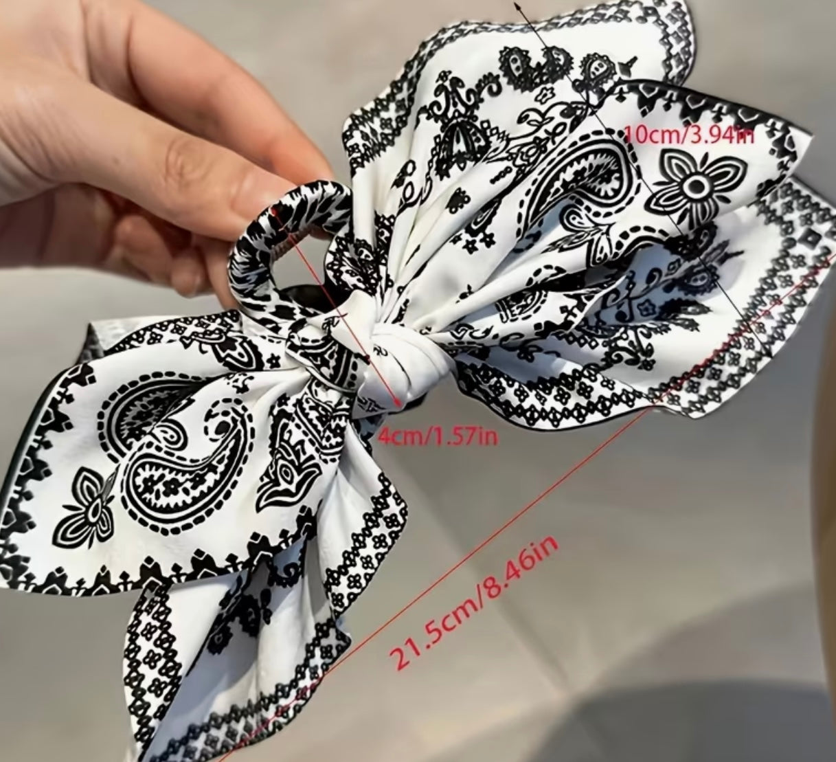 Retro Bow Hair Clip with Tassel Design