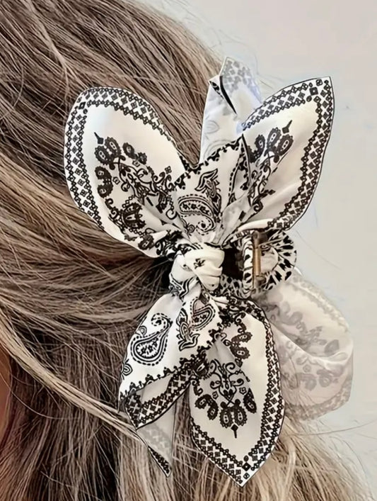 Retro Bow Hair Clip with Tassel Design